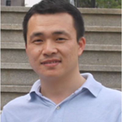 　　劉名卓  　　華東師范大學(xué)開放教育學(xué)院國際合作教育中心主任，全國信息技術(shù)標準化委員會教育技術(shù)分技術(shù)委員會專家委員。